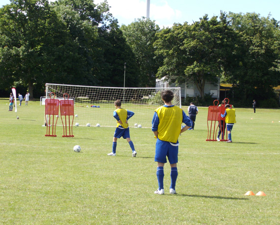 Fútbol e inglés jóvenes Inglaterra verano